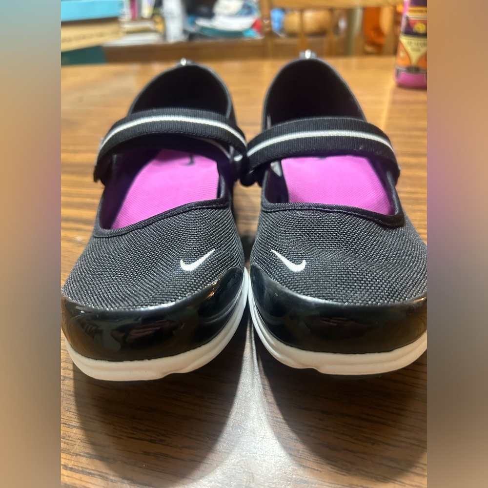 Shoes (Women’s)